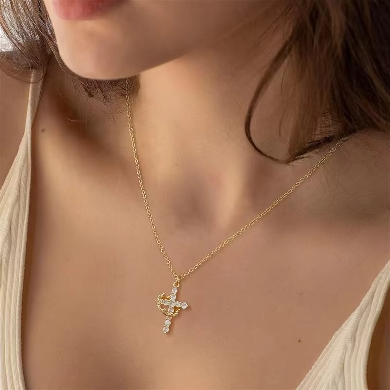 HaloCrown Necklace